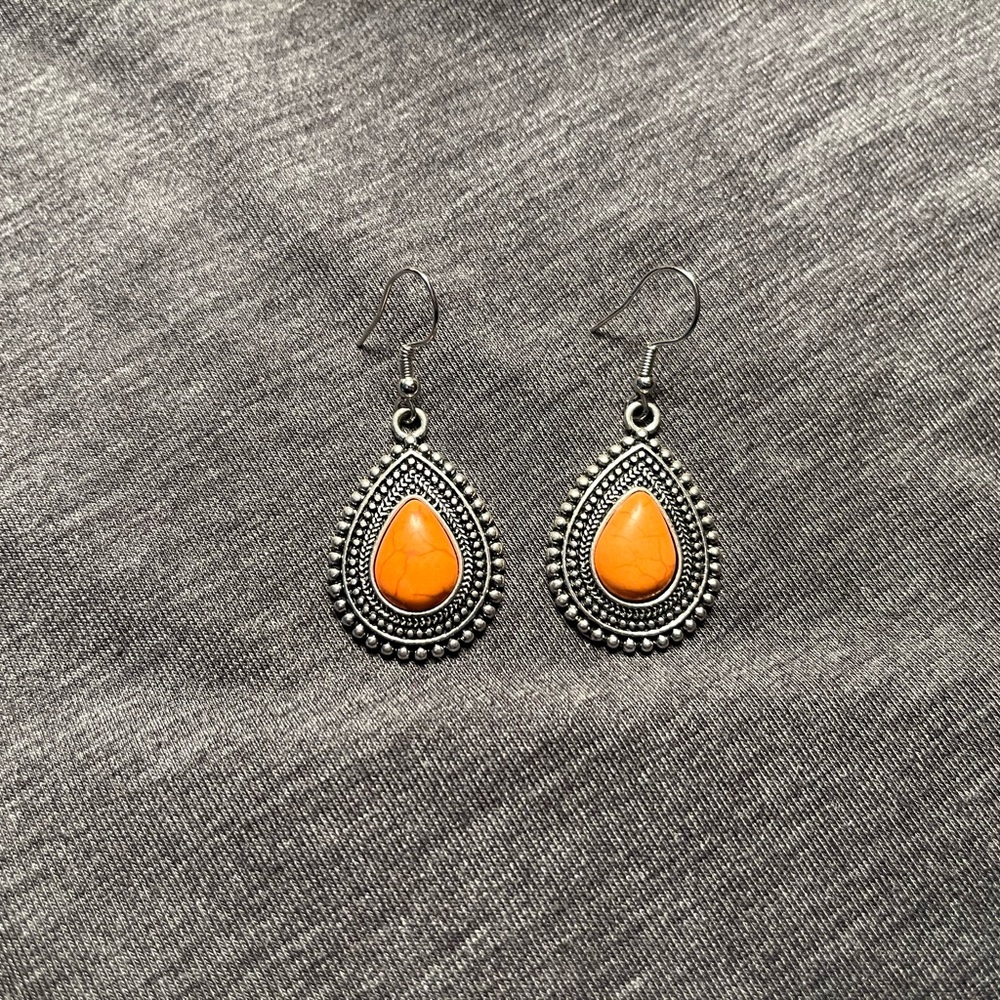 💗 4/$10 - Orange Crackle Earrings